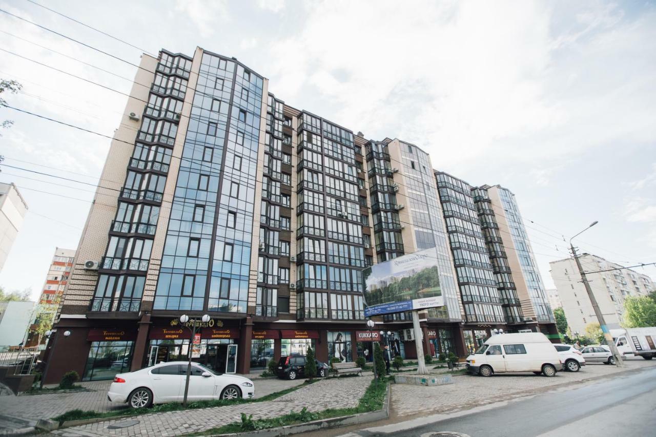 Atlant Apartments Chernivtsi Bagian luar foto